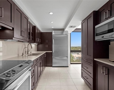 3301 Bayshore Boulevard - Photo Thumbnail 16