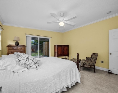 253 Park Circle S - Photo Thumbnail 18