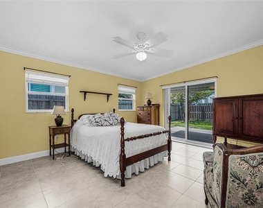 253 Park Circle S - Photo Thumbnail 16