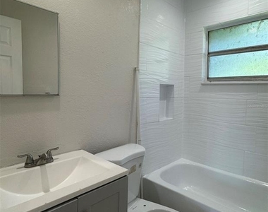 10022 N Lantana Avenue - Photo Thumbnail 4