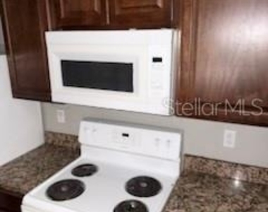 900 Lake Destiny Road - Photo Thumbnail 4