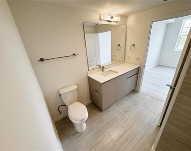 5579 Millenia Park Boulevard - Photo Thumbnail 13