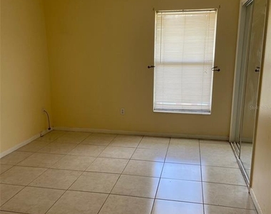 925 W Oak Ridge Road - Photo Thumbnail 8