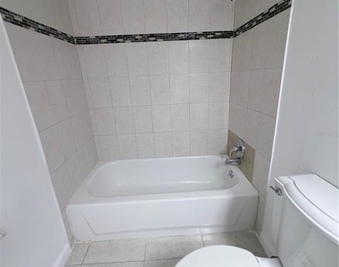 925 W Oak Ridge Road - Photo Thumbnail 12