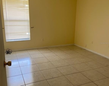 925 W Oak Ridge Road - Photo Thumbnail 9
