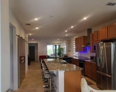 11987 Globe Street - Photo Thumbnail 3