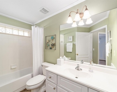 2656 Sw 20th Circle - Photo Thumbnail 11