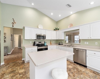 2656 Sw 20th Circle - Photo Thumbnail 4
