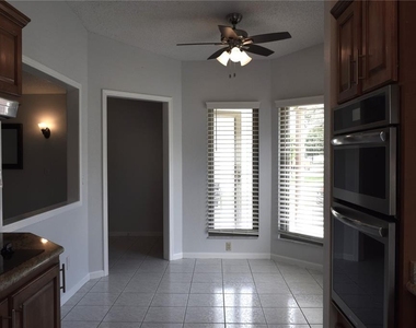 710 Cortez Avenue - Photo Thumbnail 7