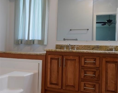 710 Cortez Avenue - Photo Thumbnail 10