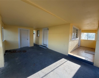 1205 Avenue I - Photo Thumbnail 18