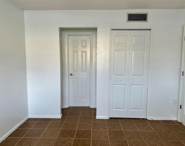 946 Lake Destiny Road - Photo Thumbnail 8