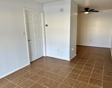 946 Lake Destiny Road - Photo Thumbnail 2