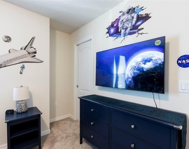 7195 Oakmoss Loop - Photo Thumbnail 11