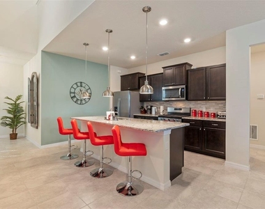 7195 Oakmoss Loop - Photo Thumbnail 4