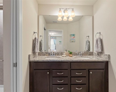 7195 Oakmoss Loop - Photo Thumbnail 17