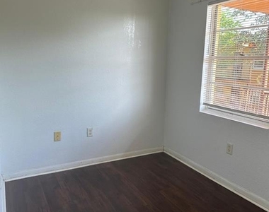 747 Wyman Court - Photo Thumbnail 2