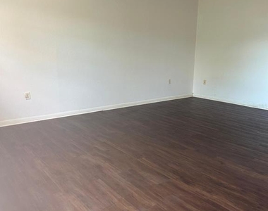 747 Wyman Court - Photo Thumbnail 1