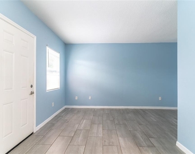 1207 W Cypress Street - Photo Thumbnail 4
