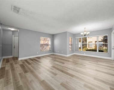 5424 E Michigan Street - Photo Thumbnail 6