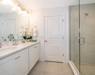 1013 Plantation Lane - Photo Thumbnail 16