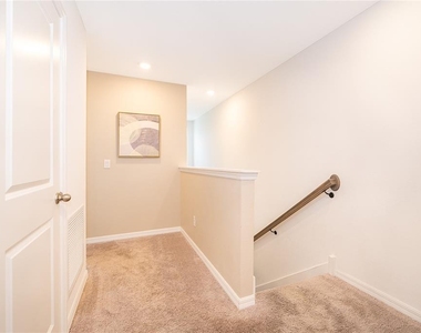 1013 Plantation Lane - Photo Thumbnail 14