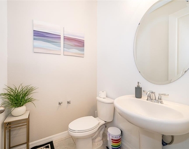 1013 Plantation Lane - Photo Thumbnail 13