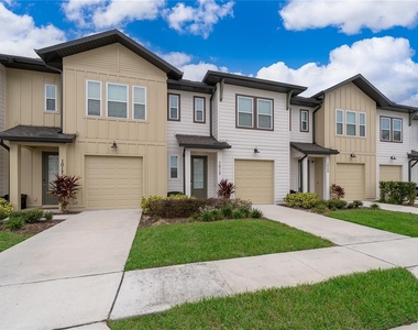 1013 Plantation Lane - Photo Thumbnail 1