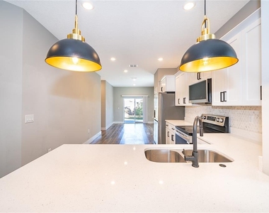 1519 Indiana Street - Photo Thumbnail 12