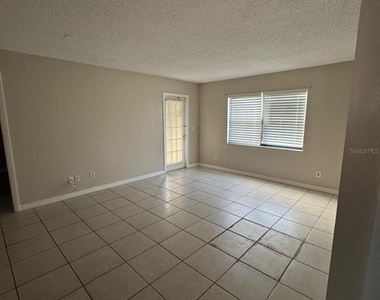 2416 Se Garden Terrace - Photo Thumbnail 3