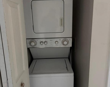 2416 Se Garden Terrace - Photo Thumbnail 16
