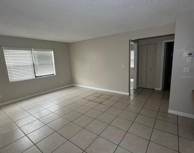 2416 Se Garden Terrace - Photo Thumbnail 4