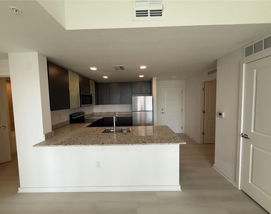 5579 Millenia Park Blvd - Photo Thumbnail 3
