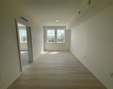 5579 Millenia Park Blvd - Photo Thumbnail 5