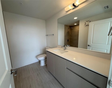 5579 Millenia Park Blvd - Photo Thumbnail 7