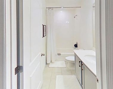 2138 Derwent Drive - Photo Thumbnail 2