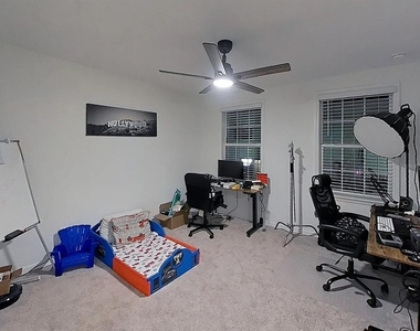2138 Derwent Drive - Photo Thumbnail 10