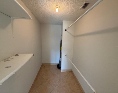 5225 Via Hacienda Circle - Photo Thumbnail 5