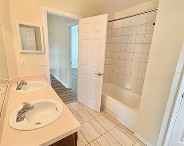 2813 Rolling Broak Drive - Photo Thumbnail 25