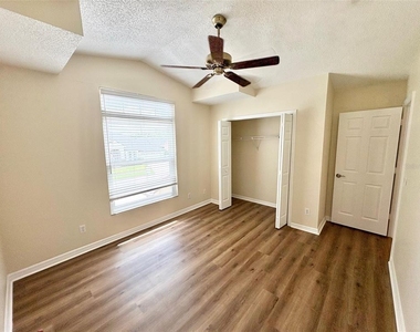 2813 Rolling Broak Drive - Photo Thumbnail 27
