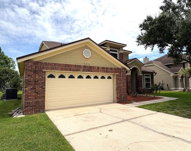 2813 Rolling Broak Drive - Photo Thumbnail 3