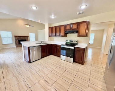2813 Rolling Broak Drive - Photo Thumbnail 3