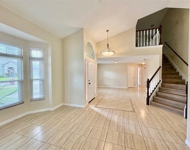 2813 Rolling Broak Drive - Photo Thumbnail 6