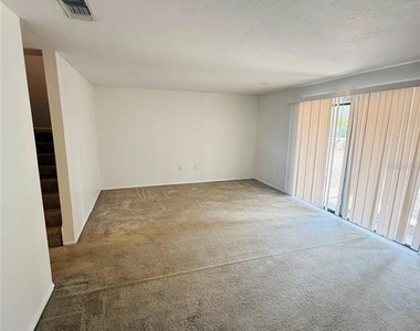 507 Nw 39th Road - Photo Thumbnail 6