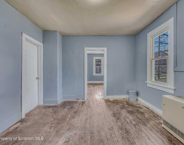 1019 S Webster Avenue - Photo Thumbnail 10