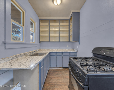 1019 S Webster Avenue - Photo Thumbnail 10