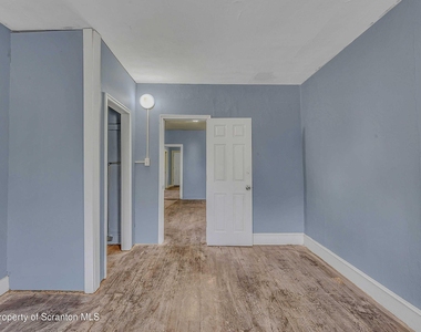 1019 S Webster Avenue - Photo Thumbnail 4