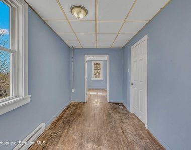 1019 S Webster Avenue - Photo Thumbnail 8