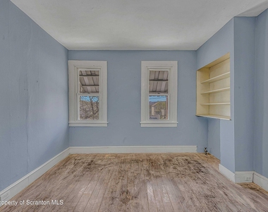 1019 S Webster Avenue - Photo Thumbnail 3