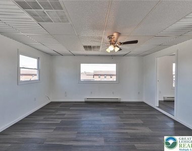 1130 Pembroke Road - Photo Thumbnail 13